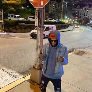 Meet your Posher, Devin